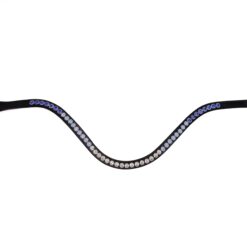 Frontriem Blue monday is een elegante frontriem met een schitterende combinatie van diepblauwe, zachtblauwe en heldere kristallen. De sierlijke, golvende vorm en het prachtige kleurverloop maken Blue Monday tot een stijlvolle blikvanger.